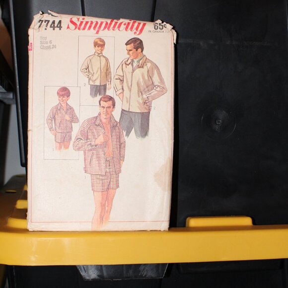 Simplicity 7744 Sewing Pattern Boy's Jacket and Swim Shorts Size 6 Chest 24 - Picture 1 of 3